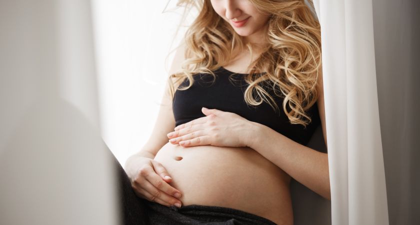 Vitamíny v těhotenství: Které začít užívat pro zdravý vývoj plodu i maminky
